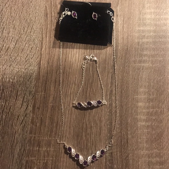 Avon Klara 3 piece gift set - Picture 2 of 4